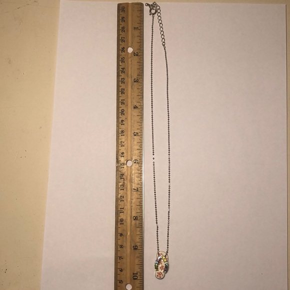 Flip flop charm necklace - Picture 4 of 5